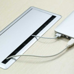 Pasacable Con Tapa Amortiguador Simple Plata Con Amortiguacion. Medidas 300X120X25Mm.